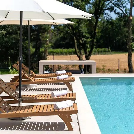 Cozy In With Outdoor Swimming Pool *