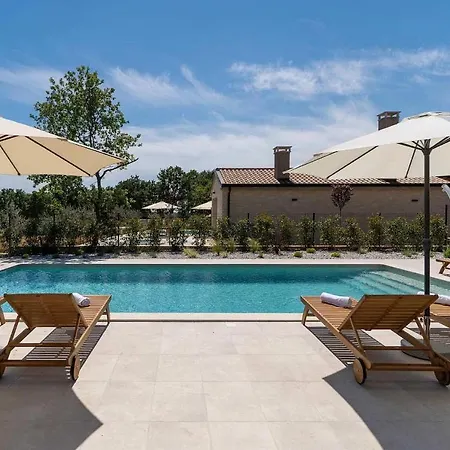 Holiday home Cozy In With Outdoor Swimming Pool Porec