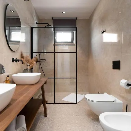 Cozy In With Outdoor Swimming Pool Holiday home *
